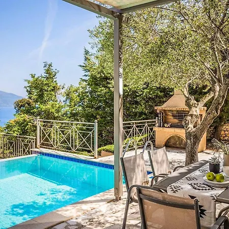 Astria Villa Evretí